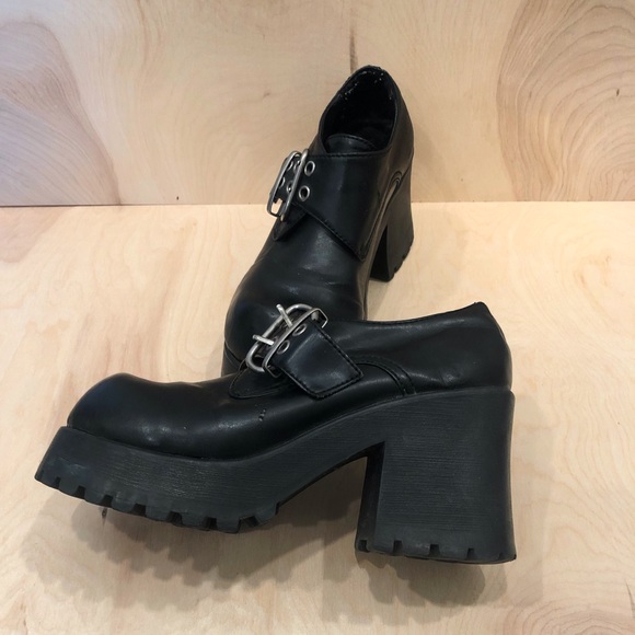 SOLD Y2K Chunky Schoolgirl Goth Platform Shoes - Picture 3 of 5